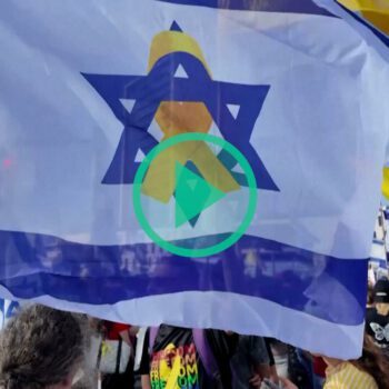 En Israël, ce ruban jaune était partout dans les manifestations contre Netanyahu