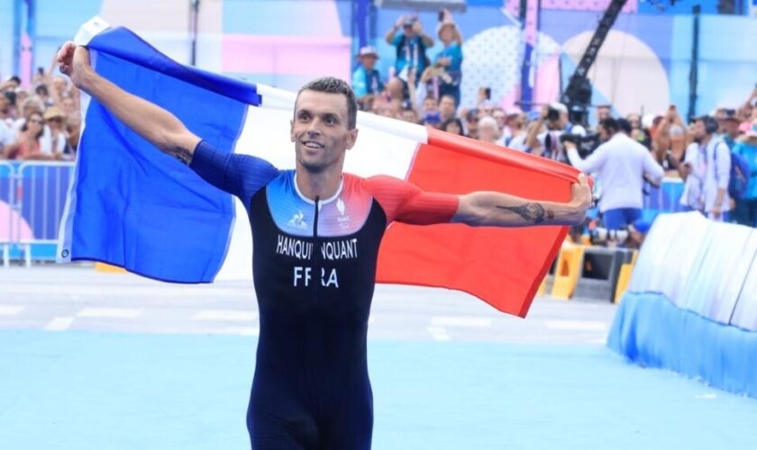 Triathlon : l'invincible Alexis Hanquinquant conserve son titre paralympique à domicile