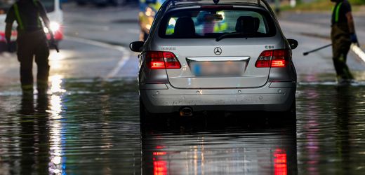 Unwetter in Nordrhein-Westfalen lösen Hunderte Feuerwehreinsätze aus