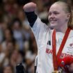 Jeux paralympiques 2024 : la nageuse Ellie Challis se démène contre la méningite