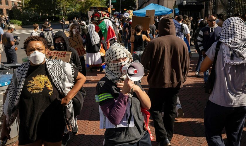 'Especially heinous': White House responds to NYC Labor Day protesters waving Hamas, Hezbollah flags