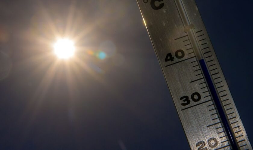 C’est une première en France. Ce vendredi, les Bouches-du-Rhône, le Gard, l'Hérault et le Vaucluse sont en alerte rouge canicule.