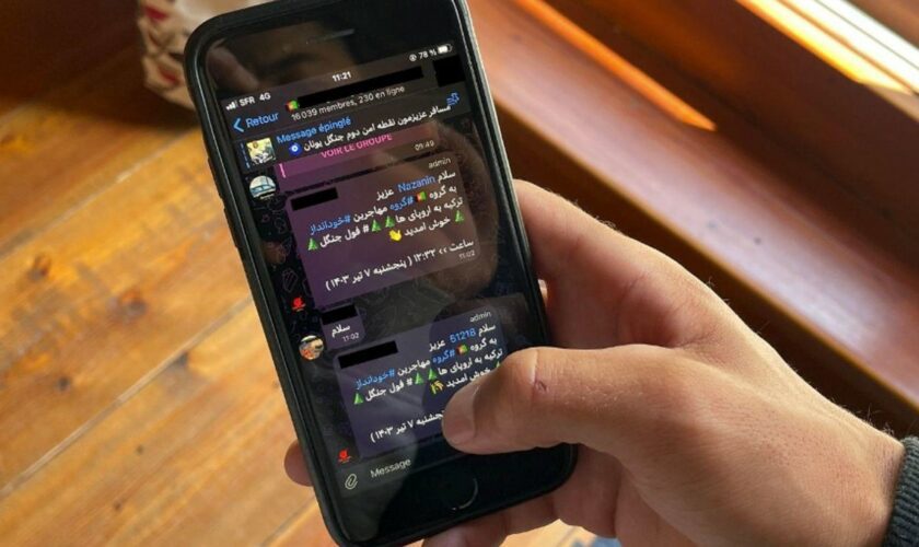 «Ce groupe vous aidera à passer gratuitement de la Grèce à la Bosnie»: comment des migrants organisent leur exil sur Telegram