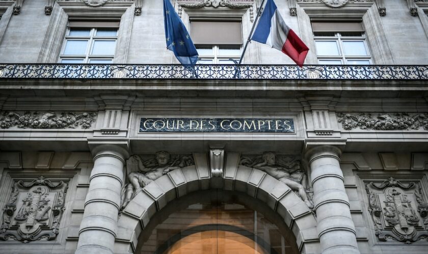 La Cour des comptes se félicite d'une "prise de conscience" de l'urgence de s'adapter au changement climatique mais demande à l'État de jouer plus clairement son rôle de stratège face "au mur d'investissements"