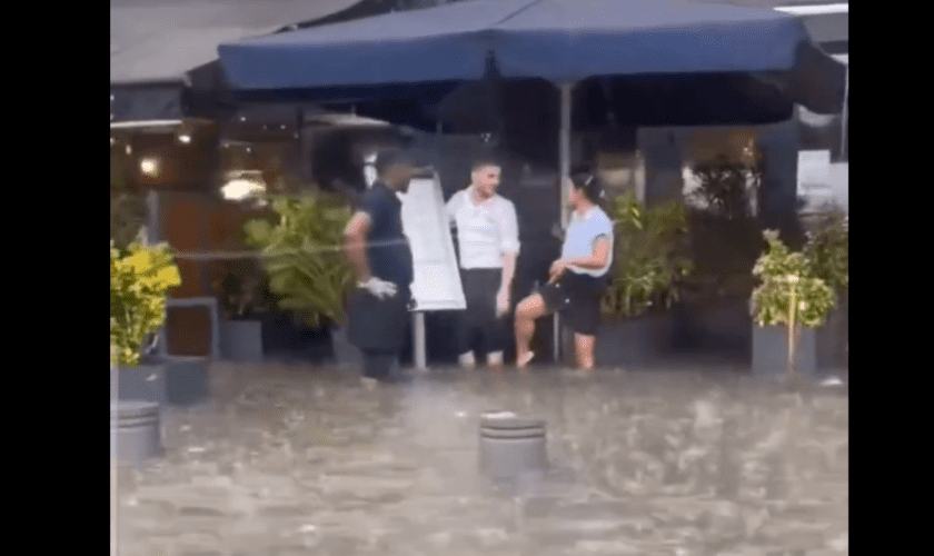 À Marseille, les pluies diluviennes créent des inondations et font déborder le Vieux-Port