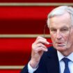 Frankreich: Michel Barnier setzt sich eine Brille auf