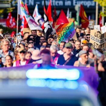 Demonstranten stören mit Taschenalarmen AfD-Bürgerdialog