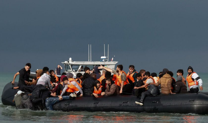 Pourquoi les naufrages de migrants se multiplient-ils dans la Manche ?