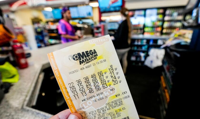 Mega Millions jackpot soars to an estimated $800 million