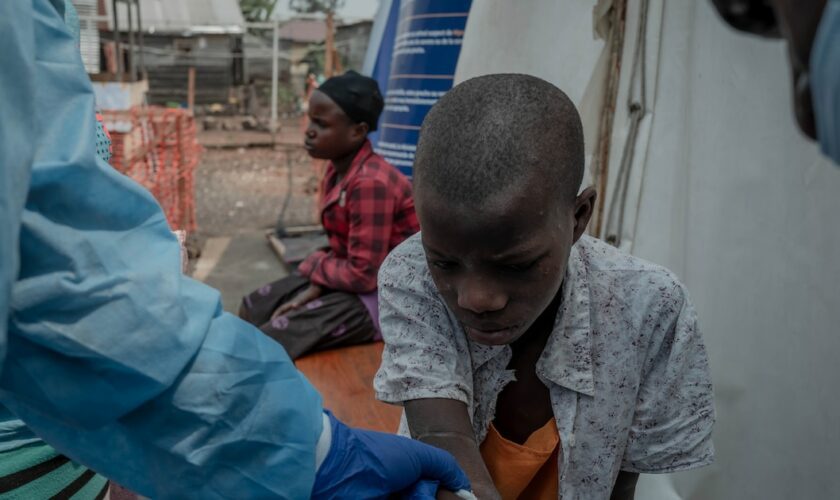 Un patient dans un centre de santé dédié au virus mpox à l'hôpital Nyiragongo, à Goma, en RDC, le 16 août 2024