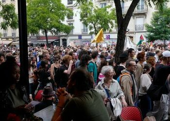 Frankreich: Tausende demonstrieren gegen Ernennung von Michel Barnier