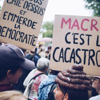 A Paris, la jeunesse dénonce dans la rue «le coup de force de Macron» après la nomination de Barnier