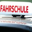 In Bayern gibt es 25 Prozent mehr Fahrschüler als vor vier Jahren. (Symbolbild) Foto: Swen Pförtner/dpa