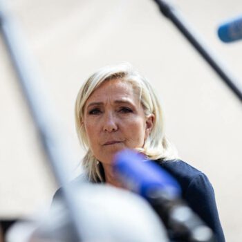 « Je ne suis pas DRH d’Emmanuel Macron » : Marine Le Pen dément avoir participé à la nomination de Michel Barnier