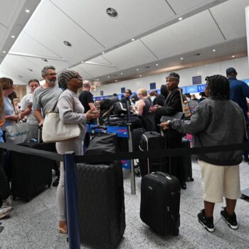 UK airport chaos: Gatwick and Heathrow face mass flight delays as air traffic control chief called to quit