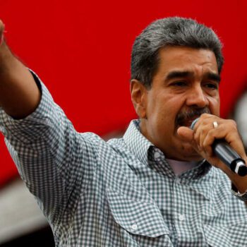 Venezuela : l’exil du rival de Nicolás Maduro “est une défaite de l’opposition”