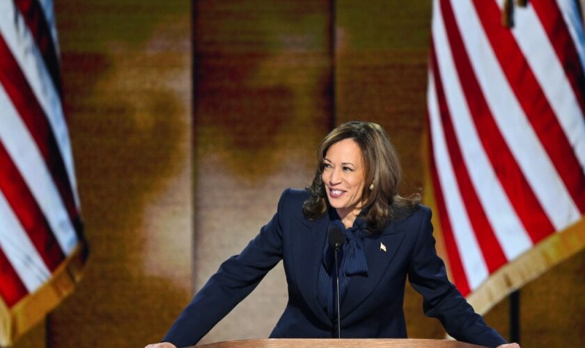 La vice-présidente américaine et candidate démocrate Kamala Harris avant son discours d'investiture lors de la convention démocrate, le 22 août 2024