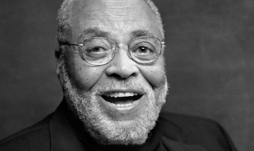 «Star Wars» : James Earl Jones, la voix de Dark Vador, est mort à 93 ans