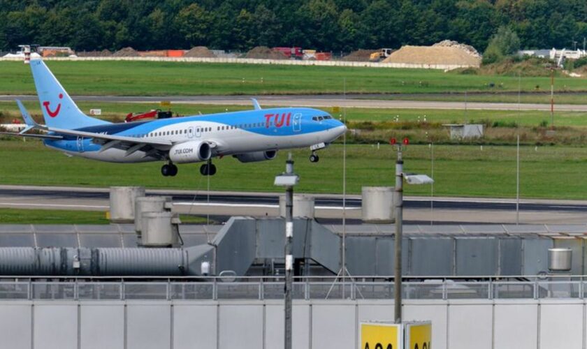 Im Juli 2024 starteten an den großen NRW-Flughäfen 90 500 Passagiere mehr als ein Jahr zuvor. Foto: Henning Kaiser/dpa