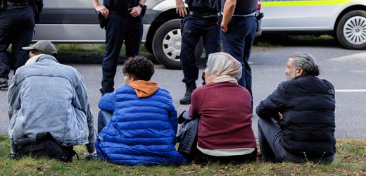 Pläne beim Migrationsgipfel: Bundesregierung plant Haft für Geflüchtete an der Grenze