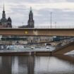 Teile der Carolabrücke in Dresden in die Elbe gestürzt