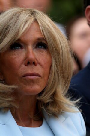 Brigitte Macron dans une série Netflix qui assure que "les Français aiment les femmes plus âgées"