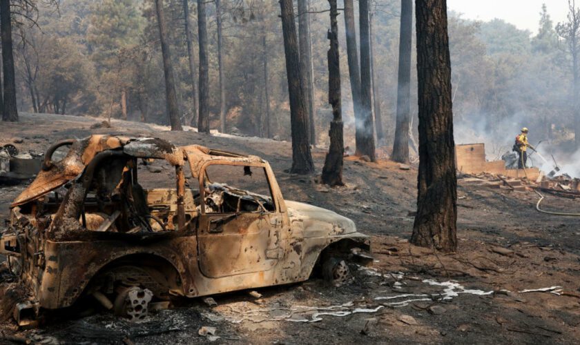 Mégafeux à Los Angeles : évacuation massive en Californie à cause de trois incendies incontrôlables depuis 24 heures