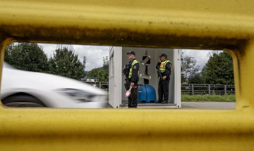 Asylrecht: Union will eigenen Antrag zu Zurückweisungen im Bundestag einbringen