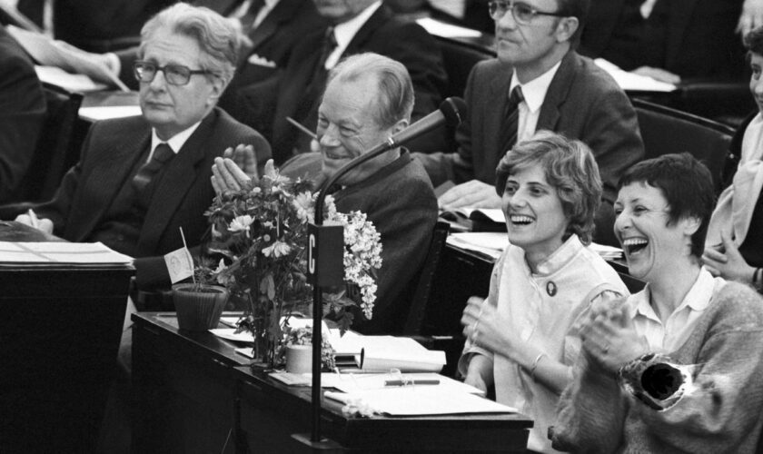 Petra Kelly 1983 als Neuling im Deutschen Bundestag