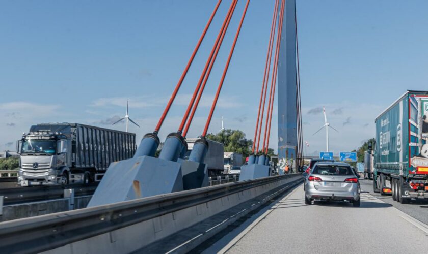 Reaktion auf Dresdener Brückencrash? Hamburg sperrt Fahrspuren auf der A1