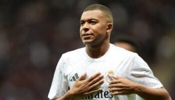 Fußball: Paris Saint-Germain soll Kylian Mbappé im Streit um Gehaltszahlungen 55 Millionen Euro zahlen