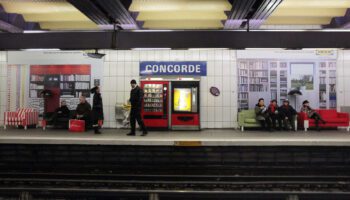 La station Concorde du métro parisien, fermée pour les JO, a finalement rouvert plus tôt aux usagers de la ligne 12