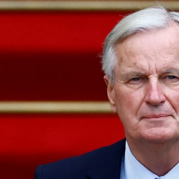 Le nouveau premier ministre Michel Barnier à Matignon pour la passation de pouvoir, le 5 septembre 2024 à Paris