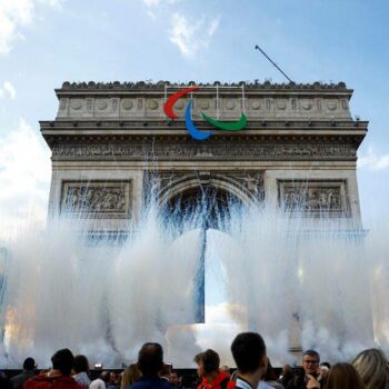 EN DIRECT - JO de Paris 2024 : la parade des champions sur les Champs-Elysées est lancée, un dernier au revoir olympique