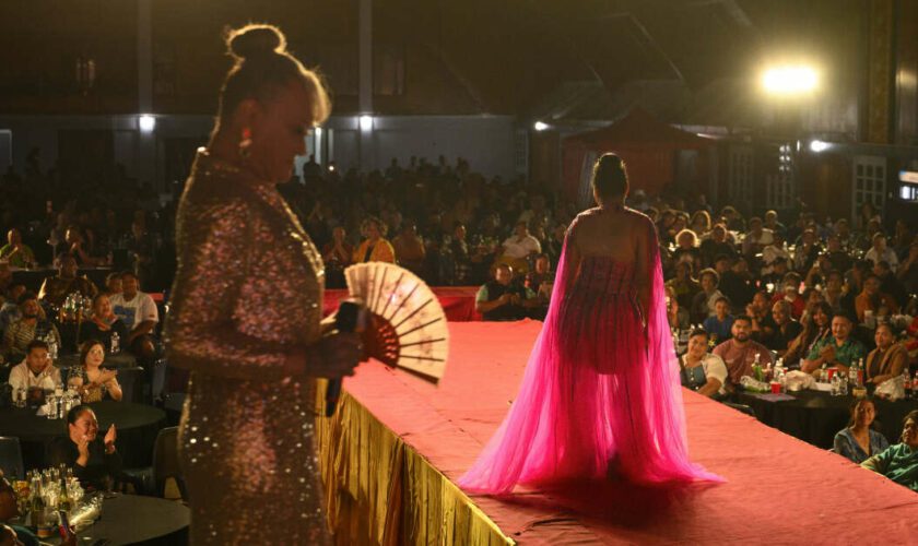 Aux Tonga, le concours Miss Galaxy rend grâce aux transgenres