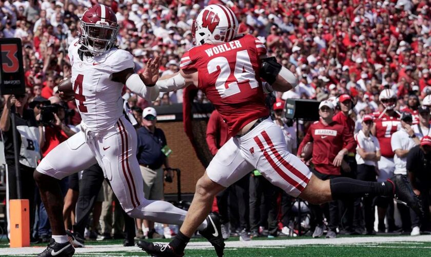 Alabama rolls over Wisconsin in Crimson Tide's first visit to Madison in nearly a century