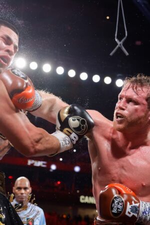 Canelo vs Berlanga LIVE: Boxing superstar Alvarez knocks down unbeaten challenger early