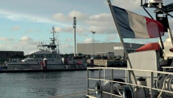 Schiffe der französischen Gendarmerie Nationale im Hafen von Boulogne sur Mer.