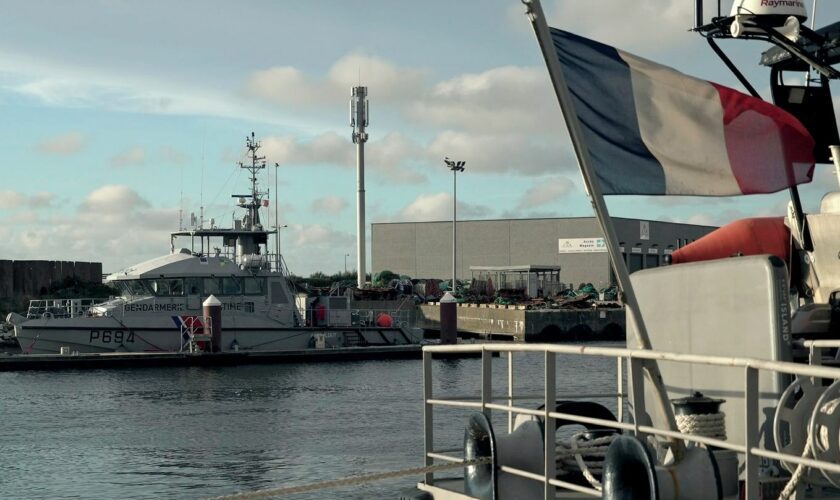 Schiffe der französischen Gendarmerie Nationale im Hafen von Boulogne sur Mer.