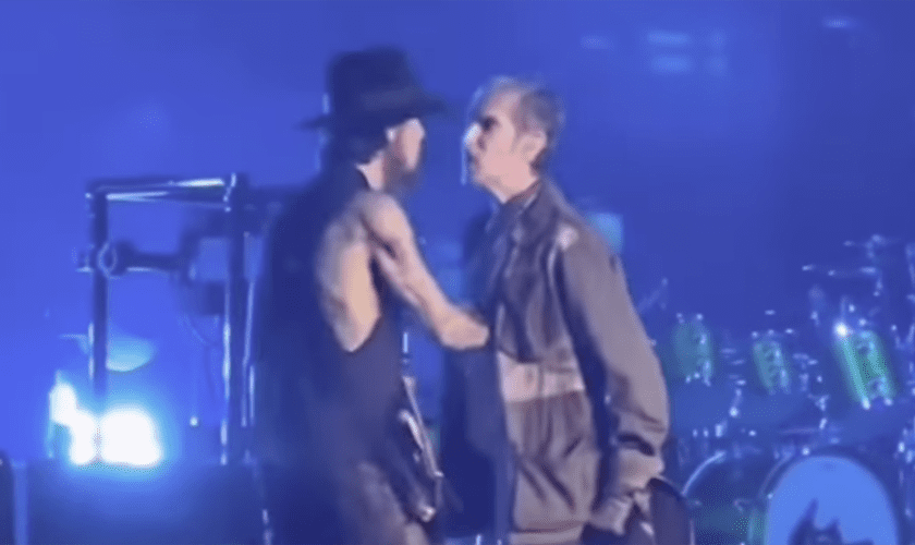 Jane's Addiction issues update after frontman Perry Farrell punches guitarist Dave Navarro onstage