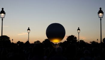 La vasque olympique aux Tuileries mettra plusieurs jours à être dégonflée