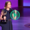 Aux Emmy Awards 2024, Jodie Foster reçoit sa première statuette et une standing ovation