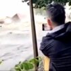 Hochwasser in Polen: Staudamm bricht: Augenzeugen filmen verheerende Wassermassen