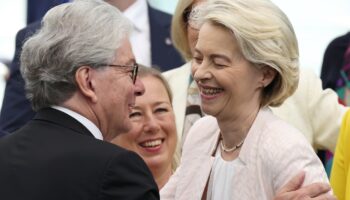 Le commissaire européen au Marché intérieur, Thierry Breton et la présidente de la Commission européenne Ursula von der Leyen, le 18 juillet 2024 au Parlement européen à Strasbourg