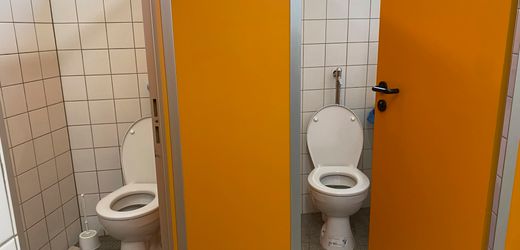 Krefeld: Schule sperrt wegen Vandalismus während Unterricht Toiletten ab