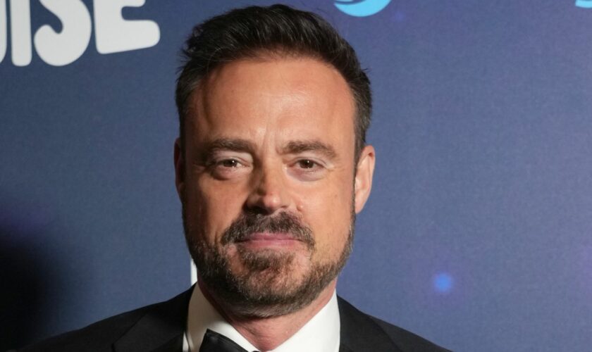 Presenter Jamie Theakston reveals he has cancer