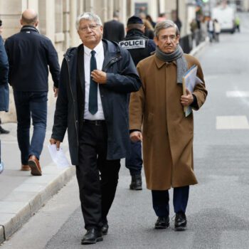 Budget : Eric Coquerel et Charles de Courson ressortent « en colère » de Matignon, sans les documents demandés