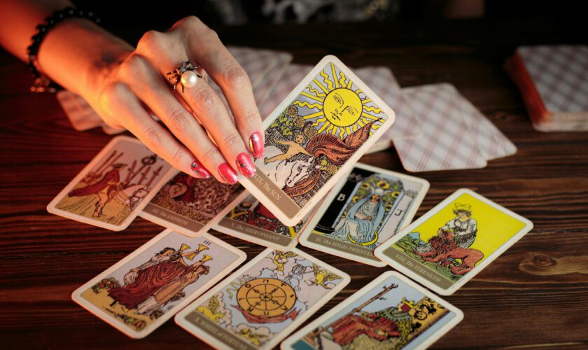 Le tarot, un outil intuitif au service du développement personnel