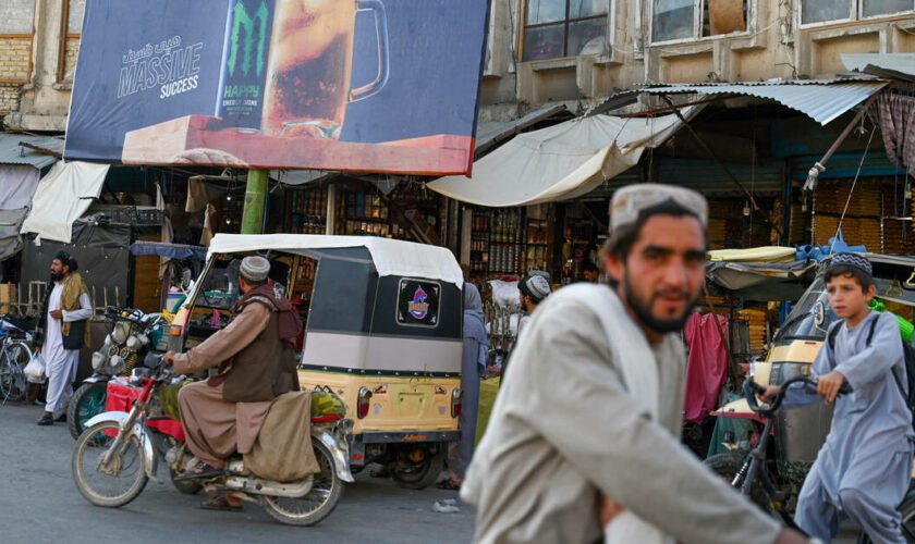 En Afghanistan, les boissons énergisantes, remède du pauvre