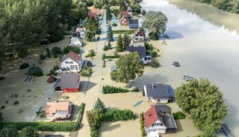 Unwetter: Hochwasser betrifft knapp zwei Millionen Menschen